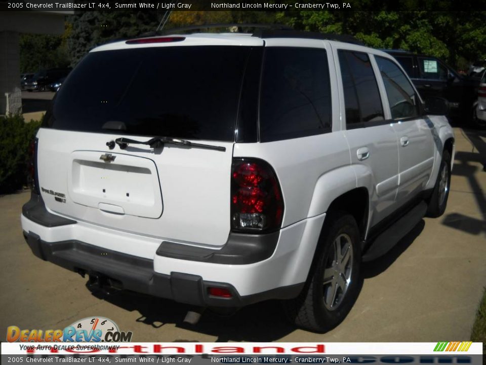 2005 Chevrolet TrailBlazer LT 4x4 Summit White / Light Gray Photo #2