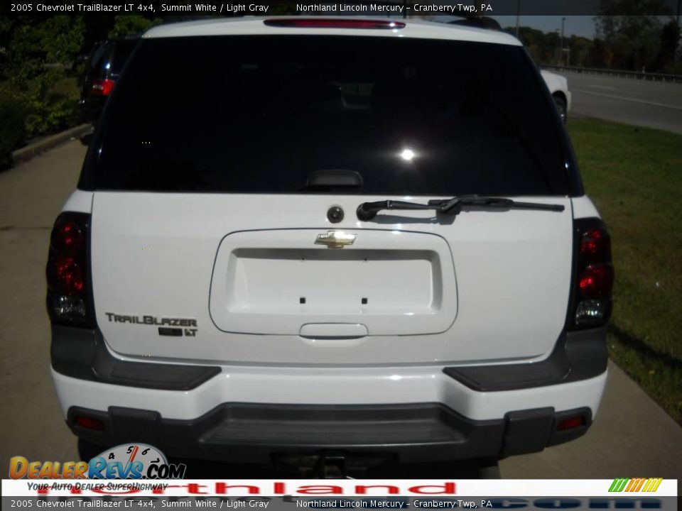 2005 Chevrolet TrailBlazer LT 4x4 Summit White / Light Gray Photo #3