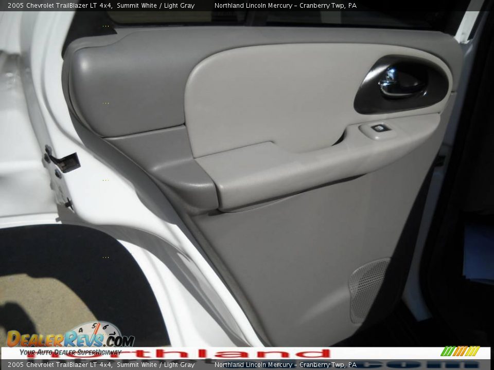 2005 Chevrolet TrailBlazer LT 4x4 Summit White / Light Gray Photo #10