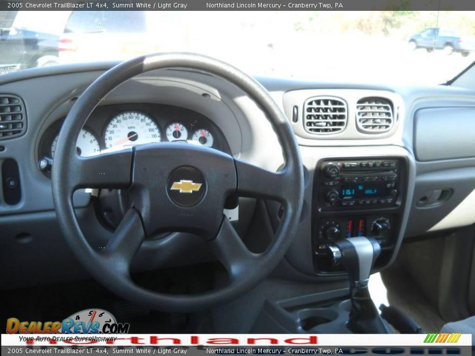 2005 Chevrolet TrailBlazer LT 4x4 Summit White / Light Gray Photo #11