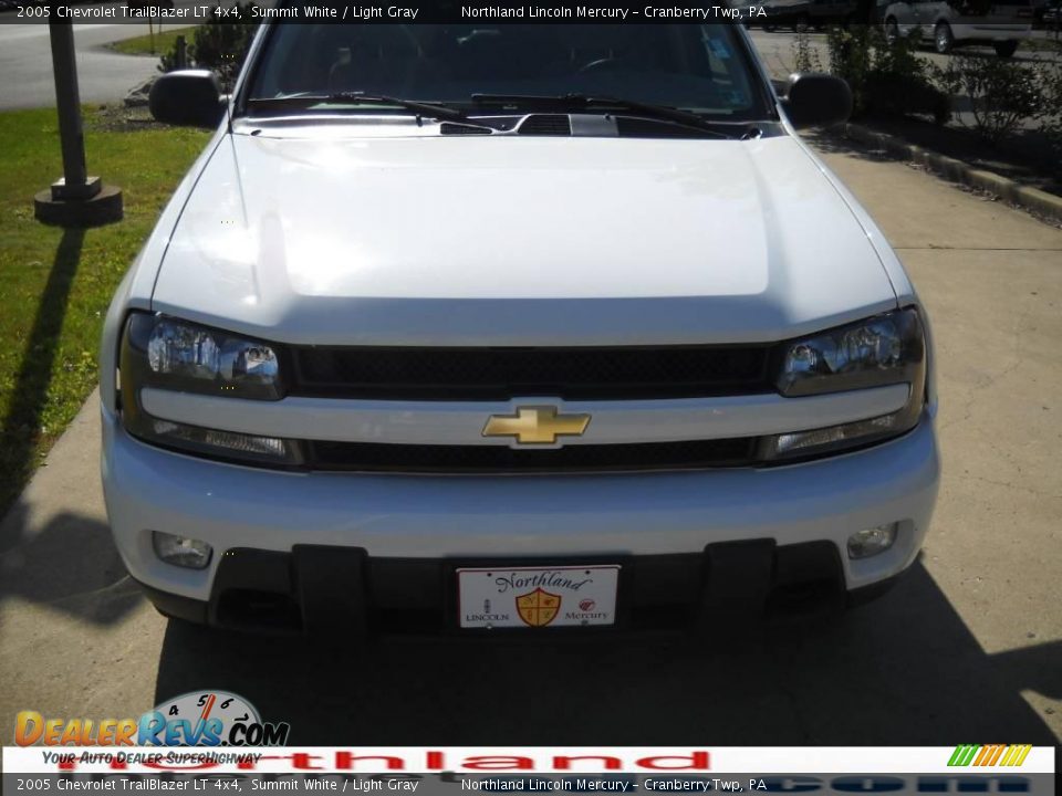 2005 Chevrolet TrailBlazer LT 4x4 Summit White / Light Gray Photo #14