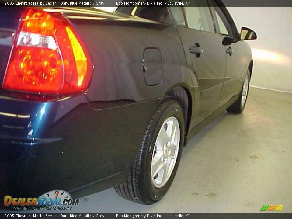 2005 Chevrolet Malibu Sedan Dark Blue Metallic / Gray Photo #22