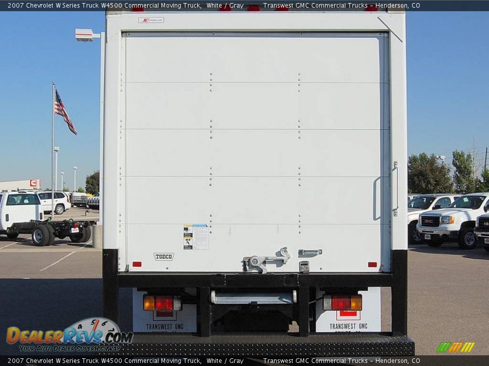 2007 Chevrolet W Series Truck W4500 Commercial Moving Truck White / Gray Photo #6