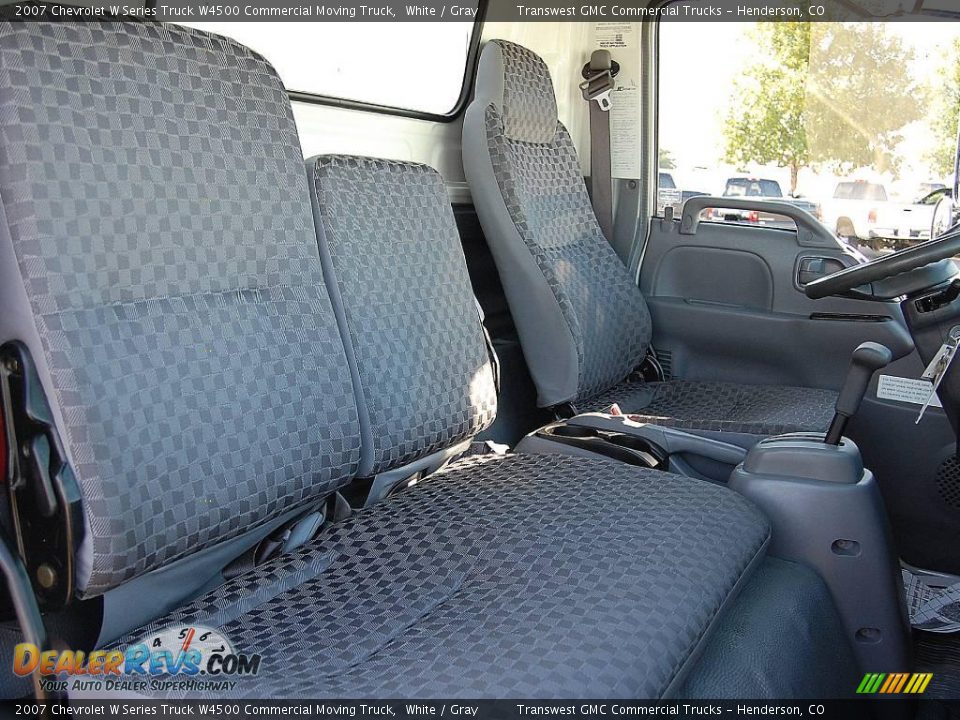 2007 Chevrolet W Series Truck W4500 Commercial Moving Truck White / Gray Photo #22