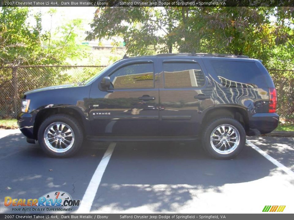 2007 Chevrolet Tahoe LS 4x4 Dark Blue Metallic / Ebony Photo #2