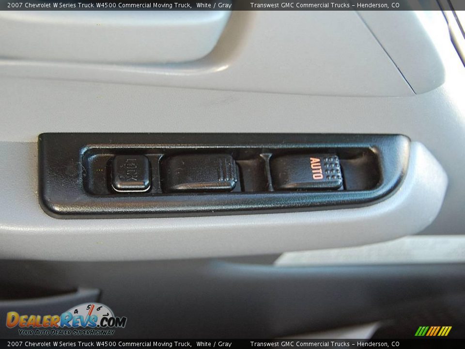 2007 Chevrolet W Series Truck W4500 Commercial Moving Truck White / Gray Photo #26