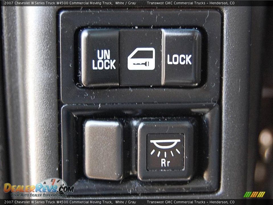 2007 Chevrolet W Series Truck W4500 Commercial Moving Truck White / Gray Photo #27
