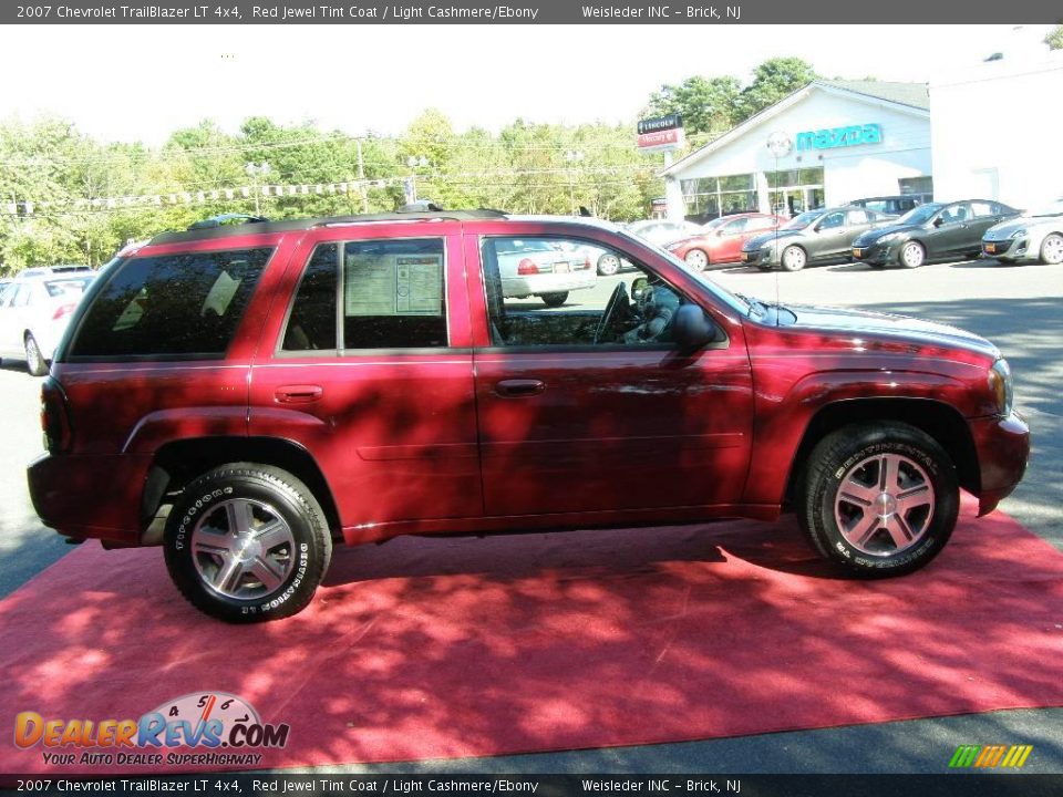 2007 Chevrolet TrailBlazer LT 4x4 Red Jewel Tint Coat / Light Cashmere/Ebony Photo #4