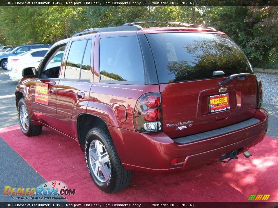 2007 Chevrolet TrailBlazer LT 4x4 Red Jewel Tint Coat / Light Cashmere/Ebony Photo #6