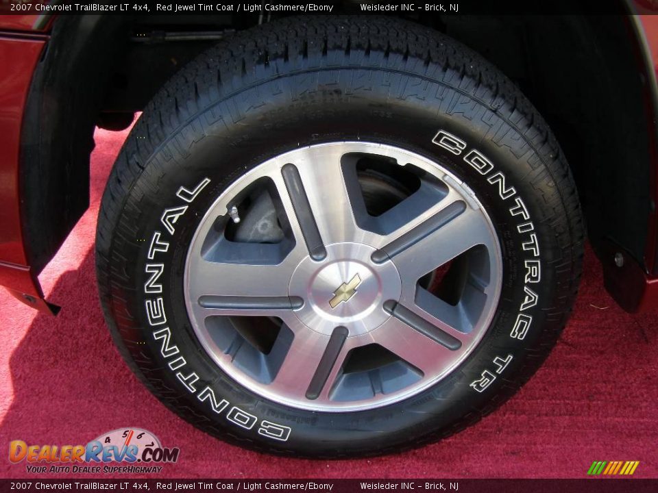 2007 Chevrolet TrailBlazer LT 4x4 Red Jewel Tint Coat / Light Cashmere/Ebony Photo #9
