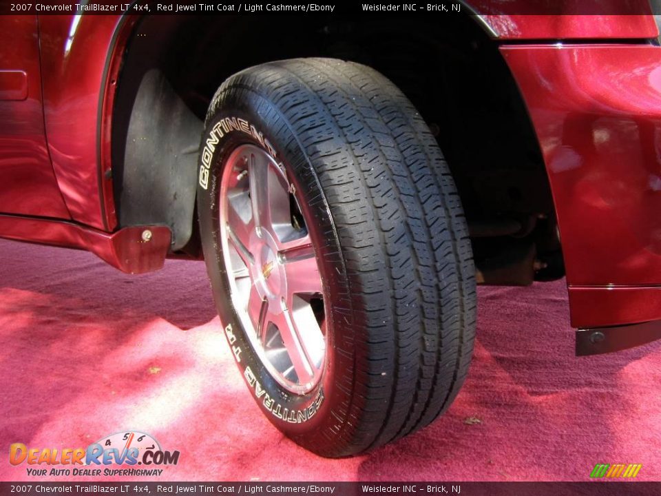 2007 Chevrolet TrailBlazer LT 4x4 Red Jewel Tint Coat / Light Cashmere/Ebony Photo #10