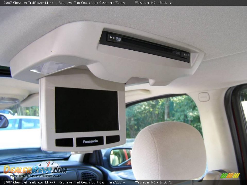 2007 Chevrolet TrailBlazer LT 4x4 Red Jewel Tint Coat / Light Cashmere/Ebony Photo #21