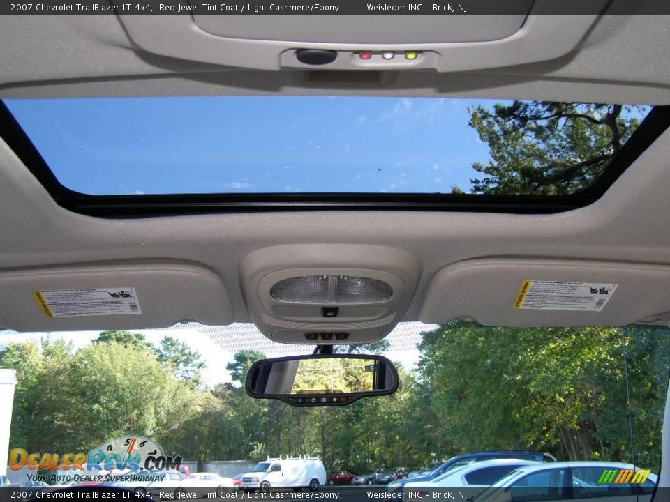 2007 Chevrolet TrailBlazer LT 4x4 Red Jewel Tint Coat / Light Cashmere/Ebony Photo #23