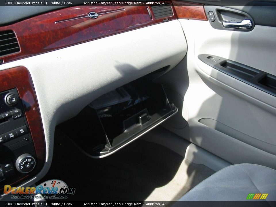 2008 Chevrolet Impala LT White / Gray Photo #8