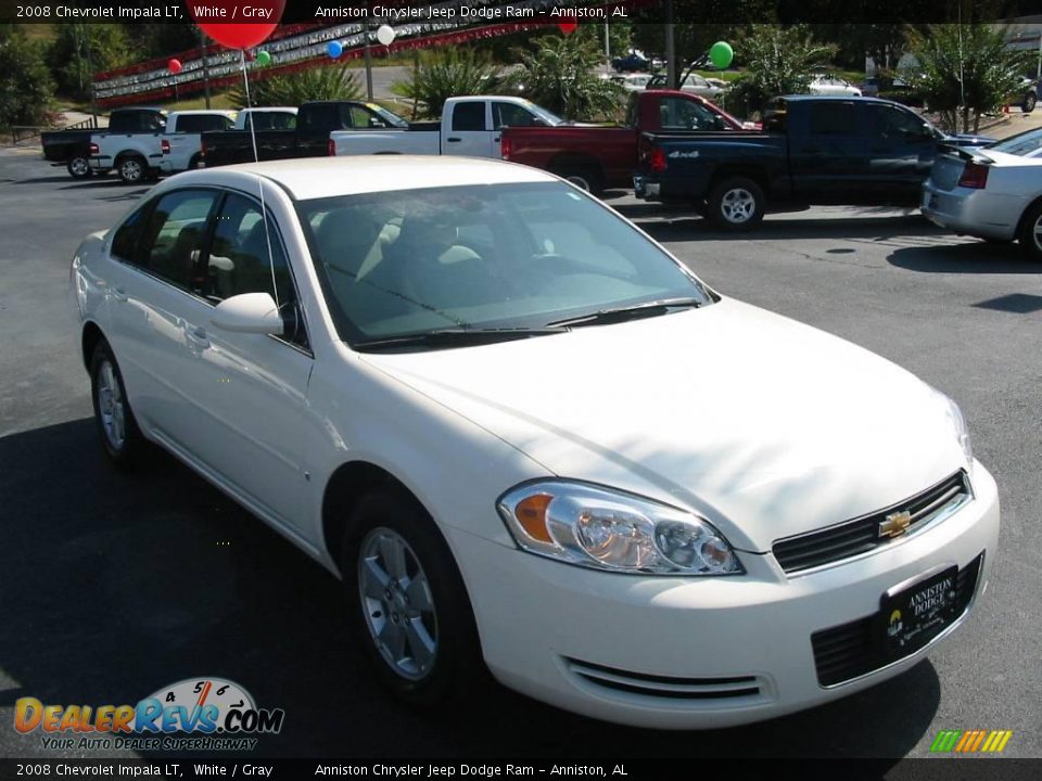 2008 Chevrolet Impala LT White / Gray Photo #12