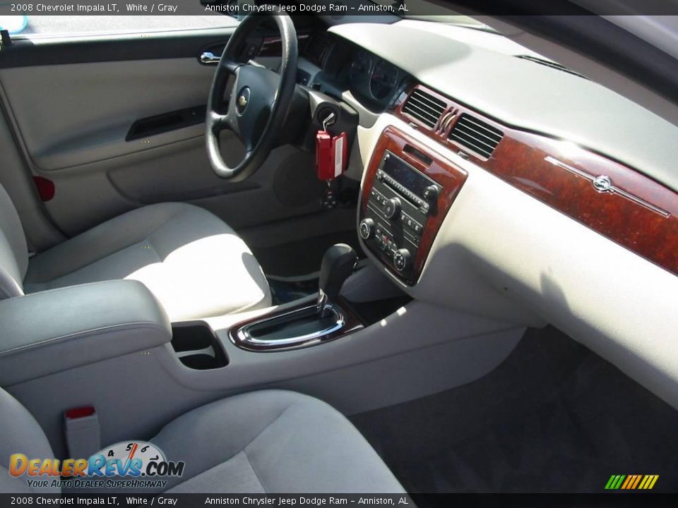 2008 Chevrolet Impala LT White / Gray Photo #13