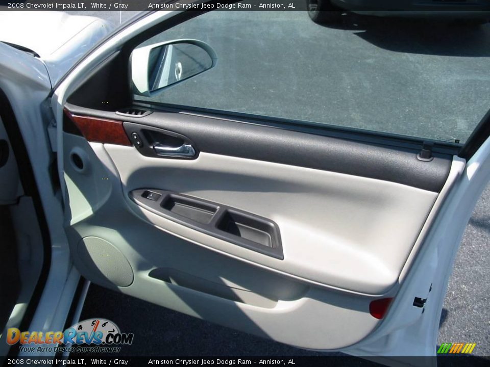 2008 Chevrolet Impala LT White / Gray Photo #14