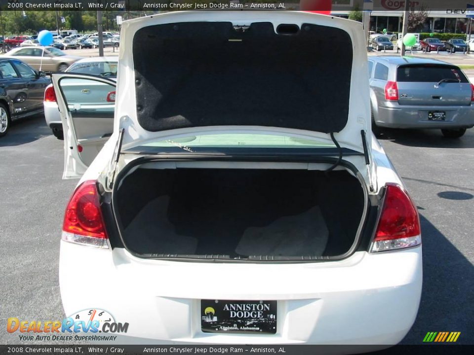 2008 Chevrolet Impala LT White / Gray Photo #16