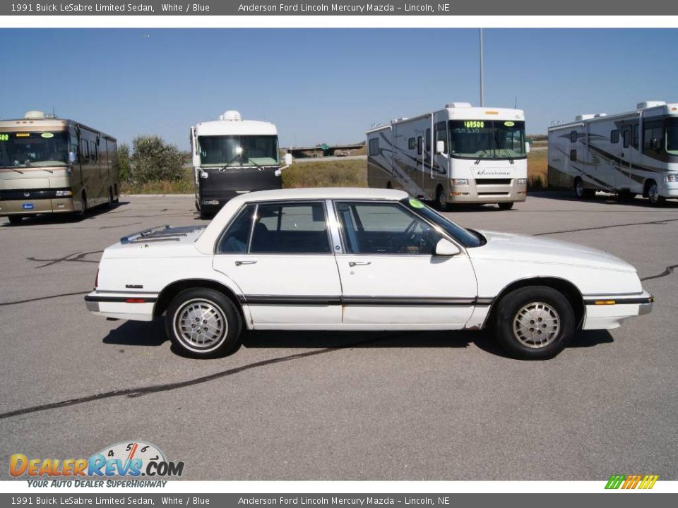 1991 Buick LeSabre Limited Sedan White / Blue Photo #4