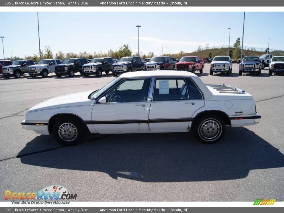 1991 Buick LeSabre Limited Sedan White / Blue Photo #8