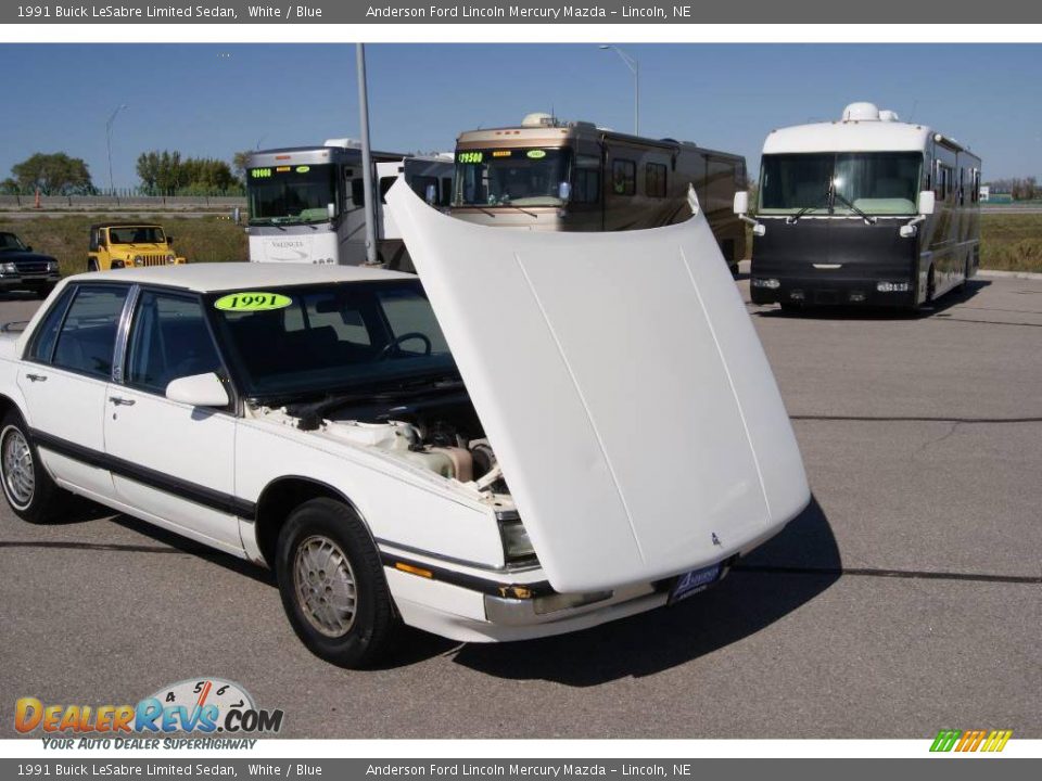 1991 Buick LeSabre Limited Sedan White / Blue Photo #9