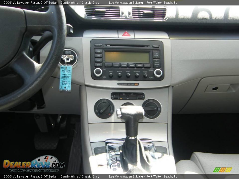 2006 Volkswagen Passat 2.0T Sedan Candy White / Classic Grey Photo #20