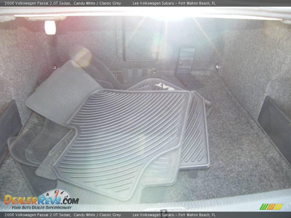 2006 Volkswagen Passat 2.0T Sedan Candy White / Classic Grey Photo #25
