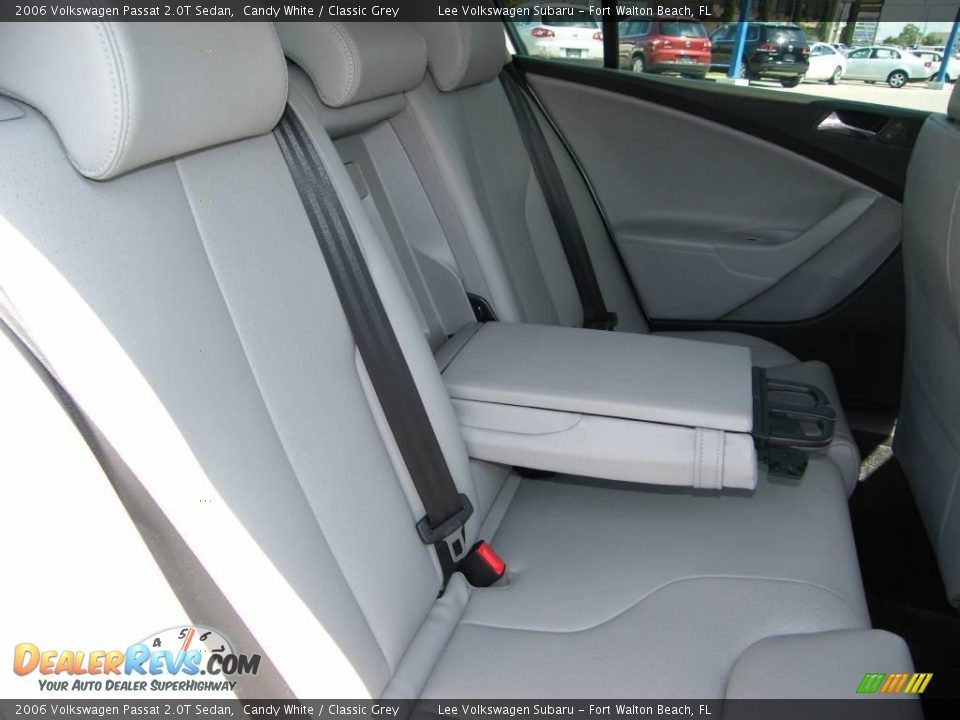 2006 Volkswagen Passat 2.0T Sedan Candy White / Classic Grey Photo #26