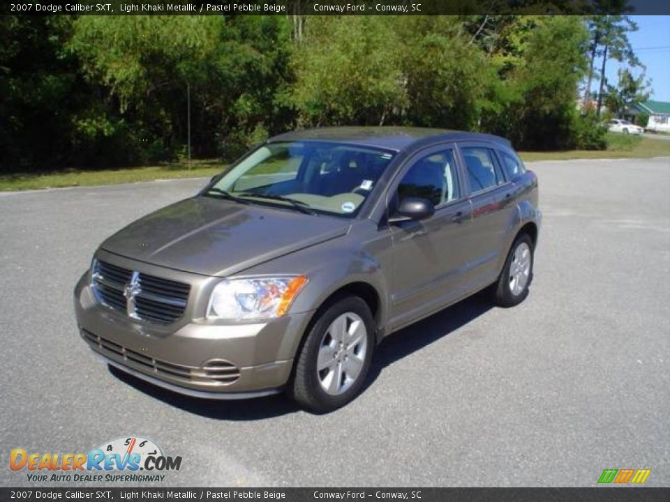 2007 Dodge Caliber SXT Light Khaki Metallic / Pastel Pebble Beige Photo #1
