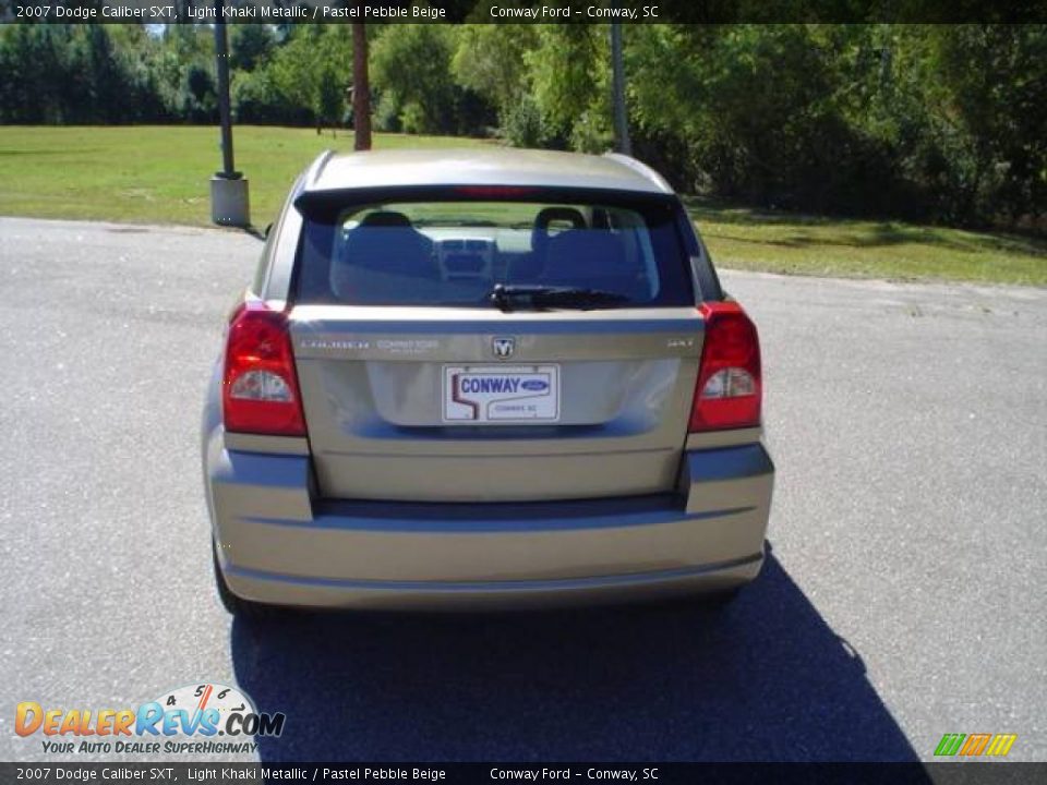 2007 Dodge Caliber SXT Light Khaki Metallic / Pastel Pebble Beige Photo #6