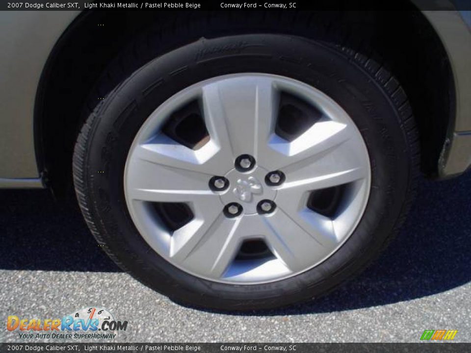 2007 Dodge Caliber SXT Light Khaki Metallic / Pastel Pebble Beige Photo #9
