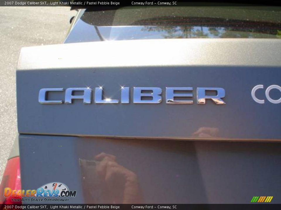 2007 Dodge Caliber SXT Light Khaki Metallic / Pastel Pebble Beige Photo #13