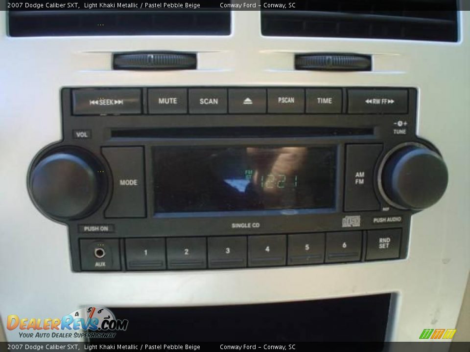 2007 Dodge Caliber SXT Light Khaki Metallic / Pastel Pebble Beige Photo #22
