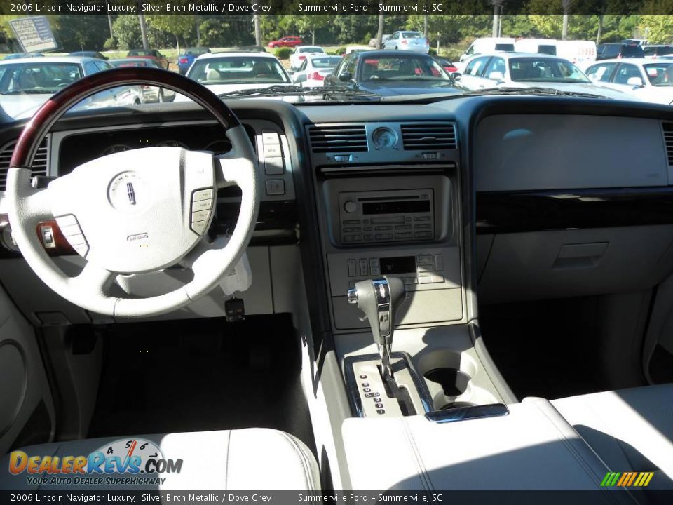 2006 Lincoln Navigator Luxury Silver Birch Metallic / Dove Grey Photo #3