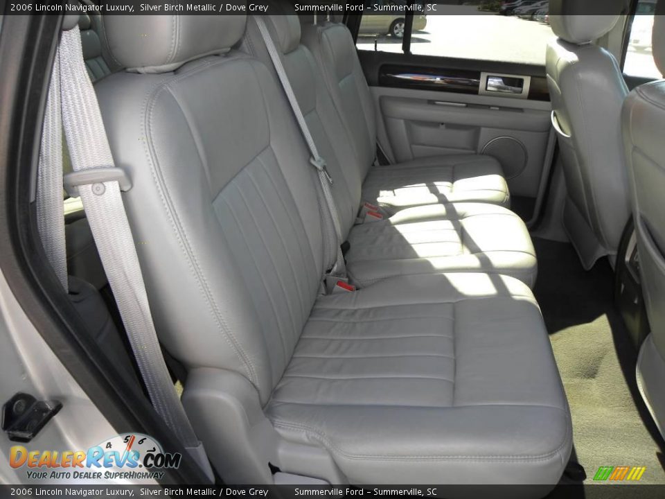 2006 Lincoln Navigator Luxury Silver Birch Metallic / Dove Grey Photo #10