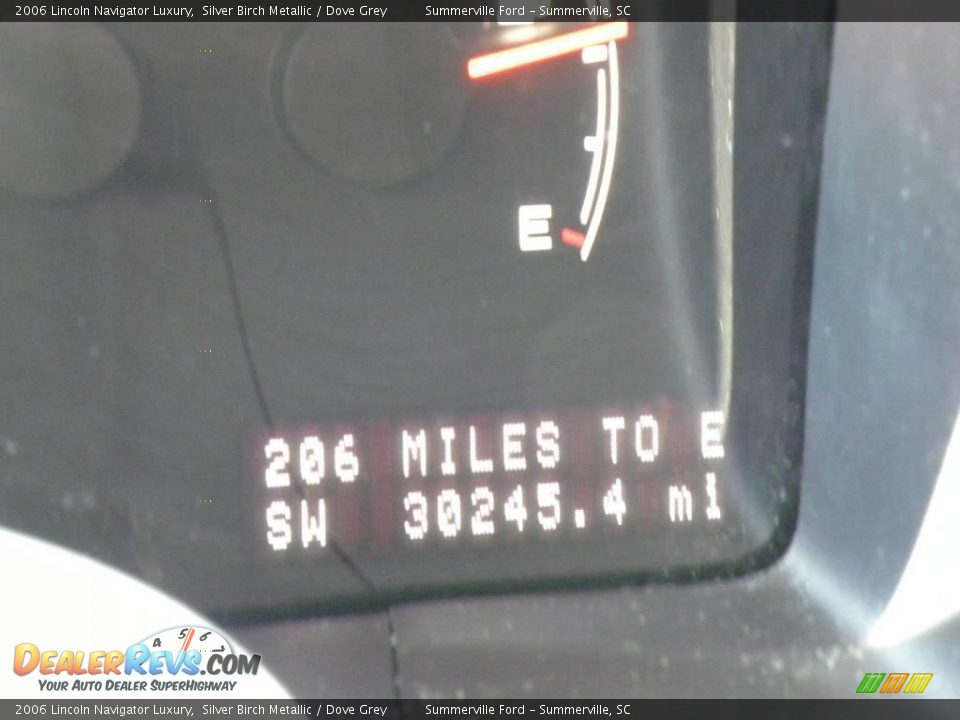 2006 Lincoln Navigator Luxury Silver Birch Metallic / Dove Grey Photo #23
