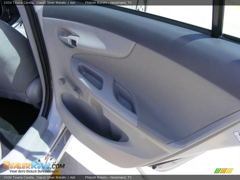2009 Toyota Corolla Classic Silver Metallic / Ash Photo #26