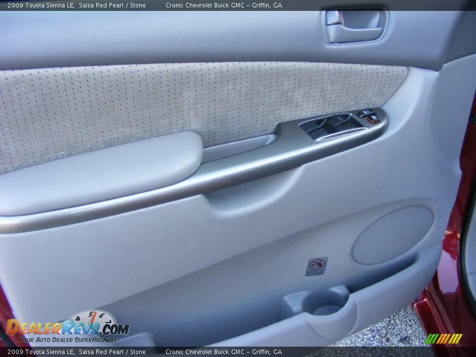 2009 Toyota Sienna LE Salsa Red Pearl / Stone Photo #11