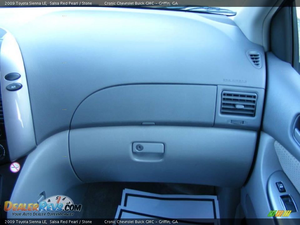 2009 Toyota Sienna LE Salsa Red Pearl / Stone Photo #18