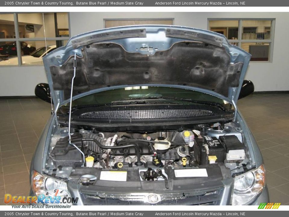 2005 Chrysler Town & Country Touring Butane Blue Pearl / Medium Slate Gray Photo #9
