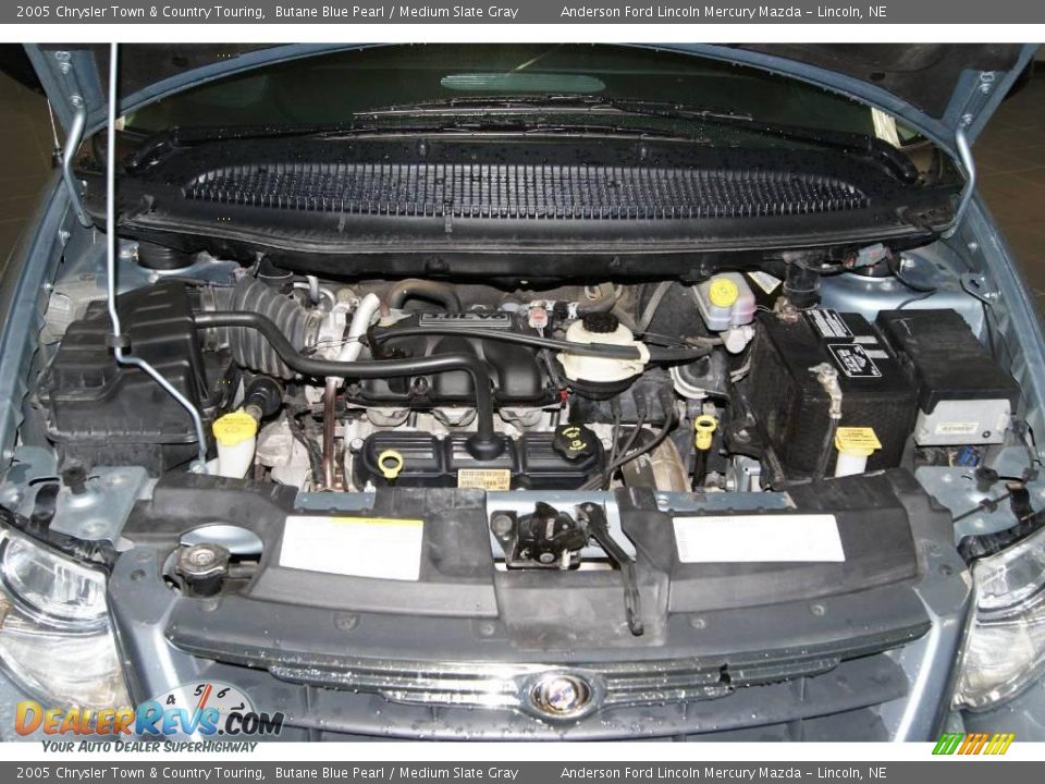 2005 Chrysler Town & Country Touring Butane Blue Pearl / Medium Slate Gray Photo #10