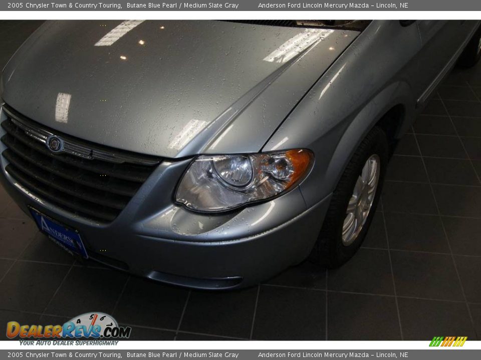 2005 Chrysler Town & Country Touring Butane Blue Pearl / Medium Slate Gray Photo #15