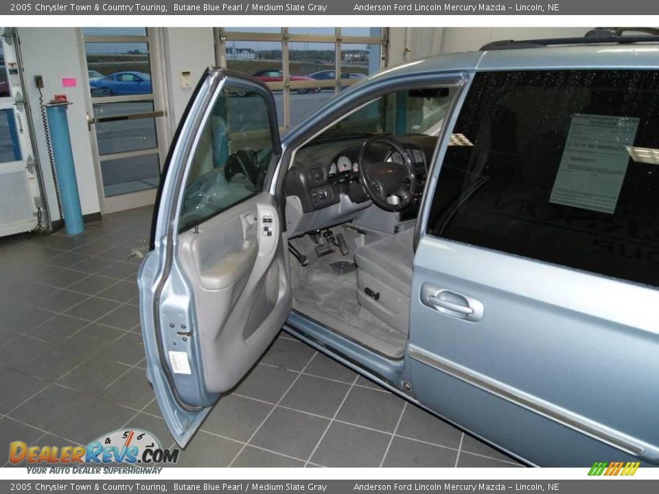 2005 Chrysler Town & Country Touring Butane Blue Pearl / Medium Slate Gray Photo #24