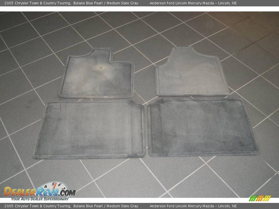 2005 Chrysler Town & Country Touring Butane Blue Pearl / Medium Slate Gray Photo #29