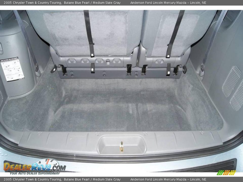 2005 Chrysler Town & Country Touring Butane Blue Pearl / Medium Slate Gray Photo #30