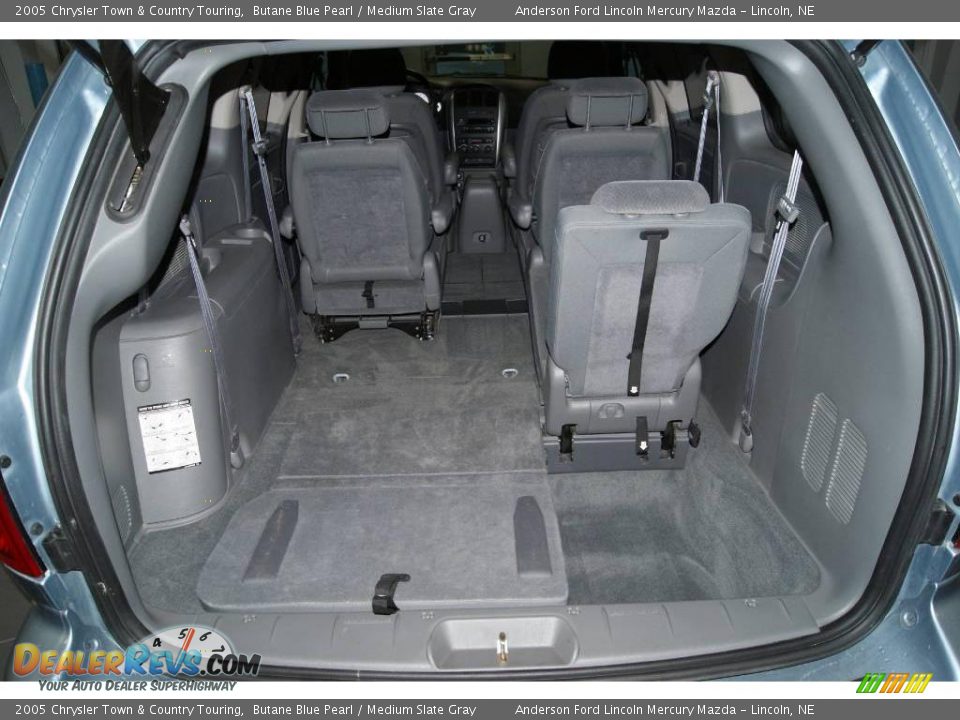 2005 Chrysler Town & Country Touring Butane Blue Pearl / Medium Slate Gray Photo #32