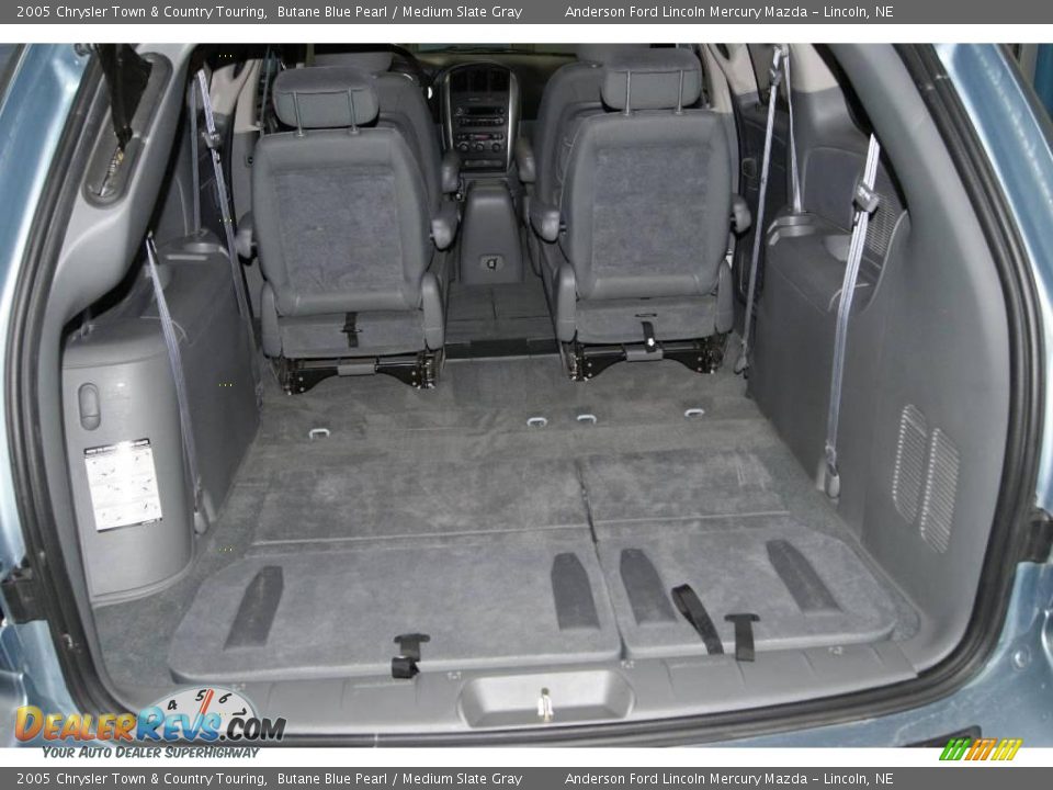 2005 Chrysler Town & Country Touring Butane Blue Pearl / Medium Slate Gray Photo #33