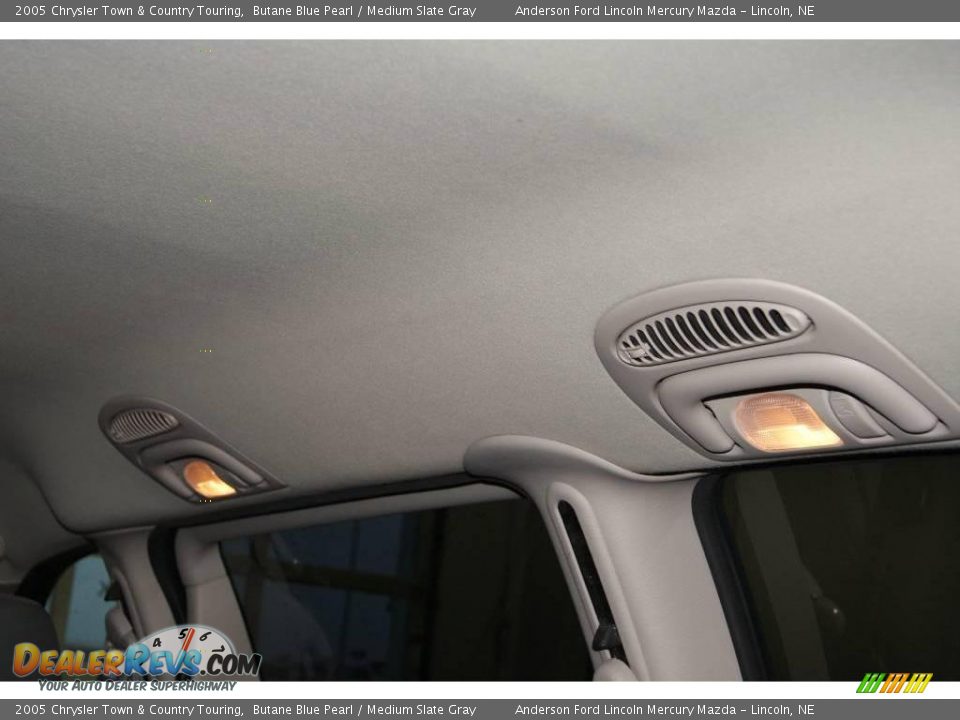 2005 Chrysler Town & Country Touring Butane Blue Pearl / Medium Slate Gray Photo #34