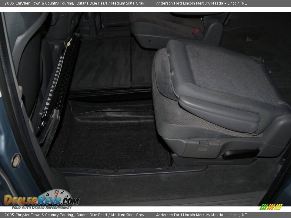 2005 Chrysler Town & Country Touring Butane Blue Pearl / Medium Slate Gray Photo #36
