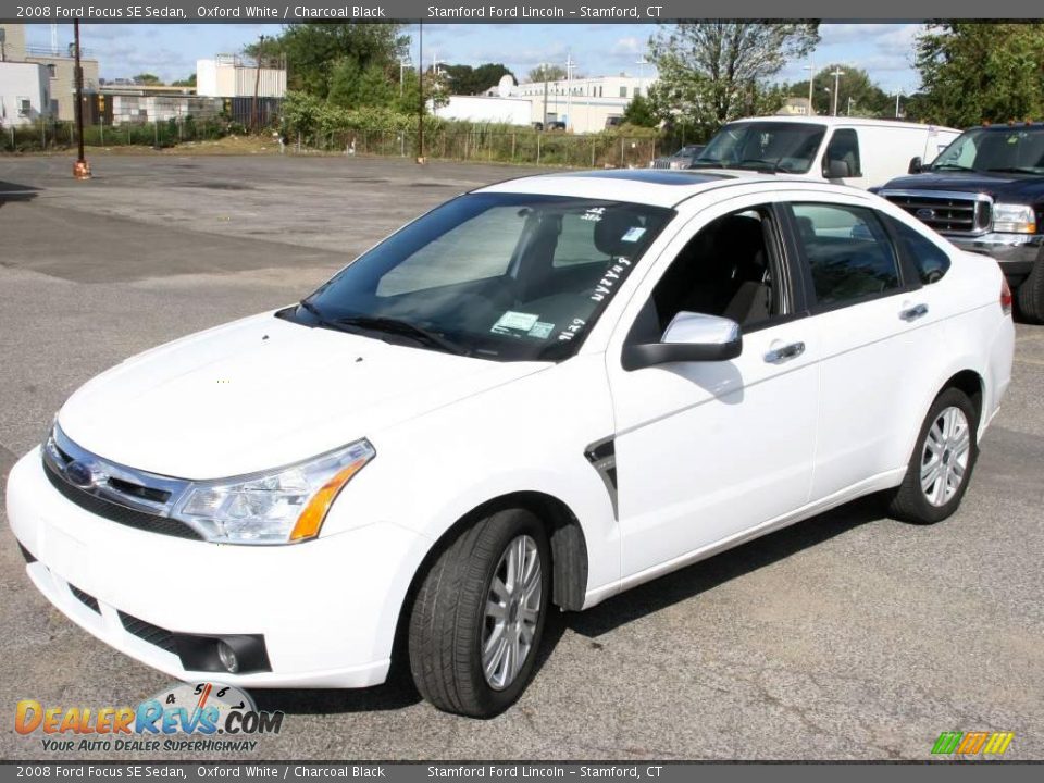 2008 Ford Focus SE Sedan Oxford White / Charcoal Black Photo #1